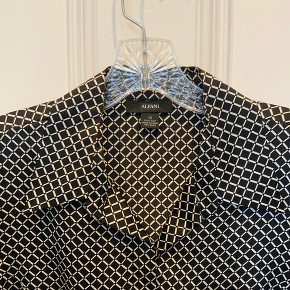 Alfani 100% Silk Black and White Patterned Butterfly Collar Buttoned Down Blouse - Picture 2 of 5
